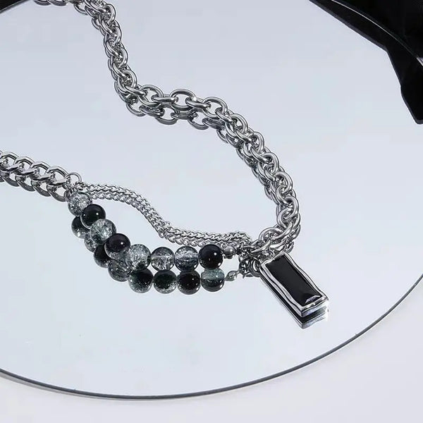 Vanta Pendant Necklace