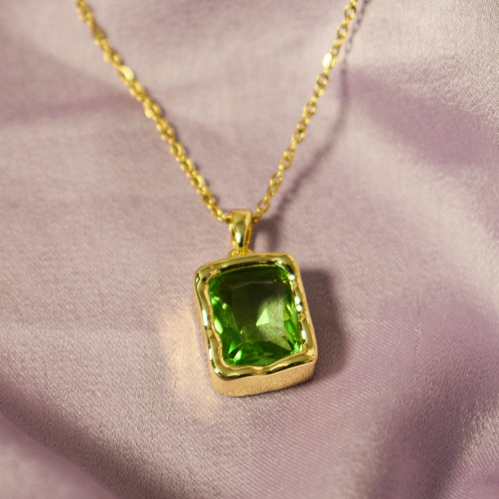 Vintage Emerald Chic Necklace -Gold