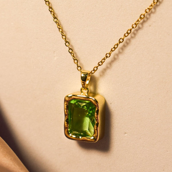 Vintage Emerald Chic Necklace -Gold