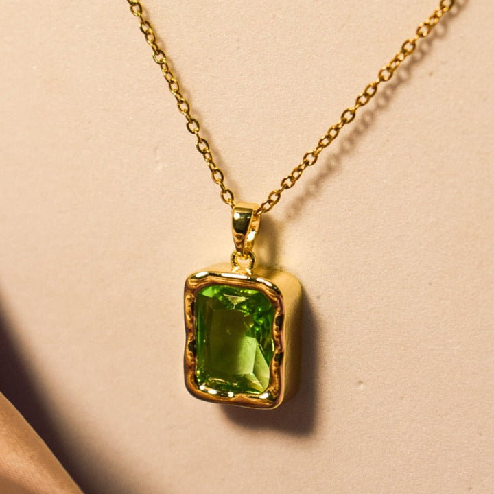 Vintage Emerald Chic Necklace -Gold - Salty Accessories