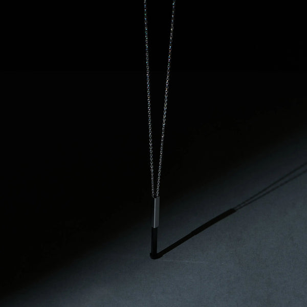 Voluptuous Sliding Black Necklace