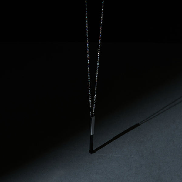 Voluptuous Sliding Black Necklace