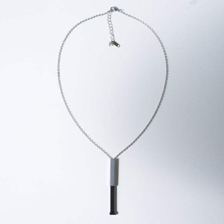 Voluptuous Sliding Black Necklace