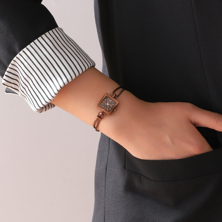 Iconic Square Vintage Analog Watch