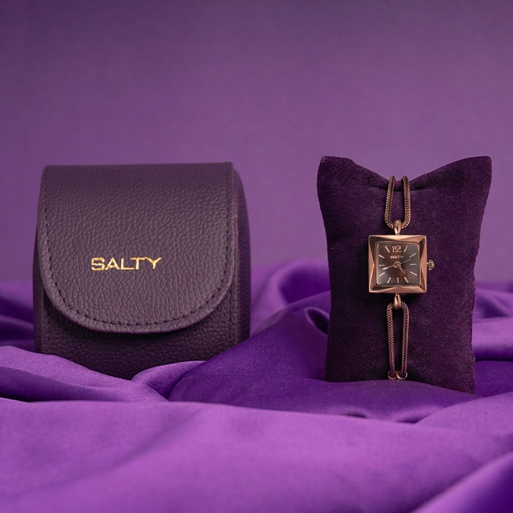 Iconic Square Vintage Analog Watch