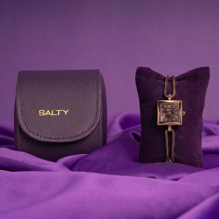 Iconic Square Vintage Analog Watch