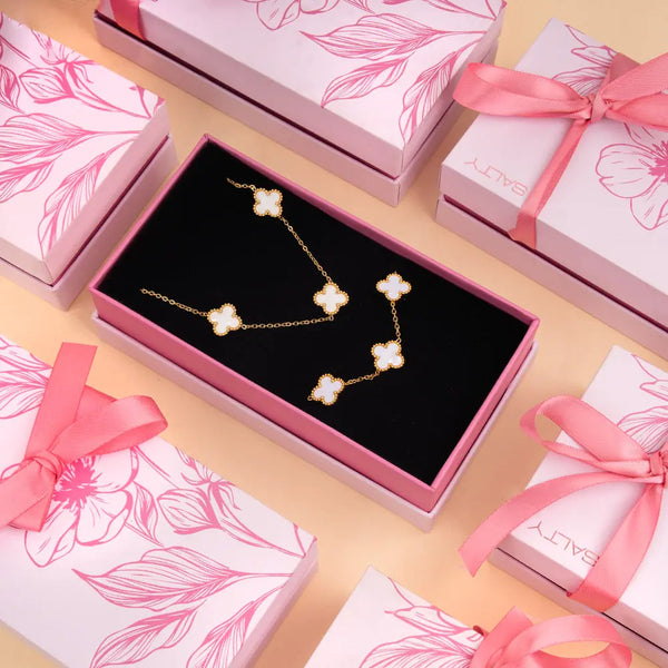 White Clover Jewellery Set