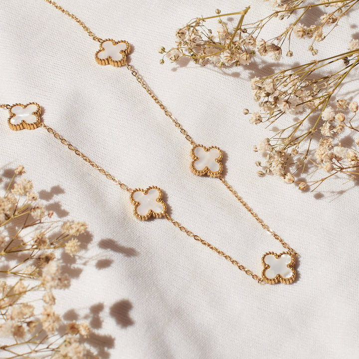 White Dove Clover Affair Jewellery Set
