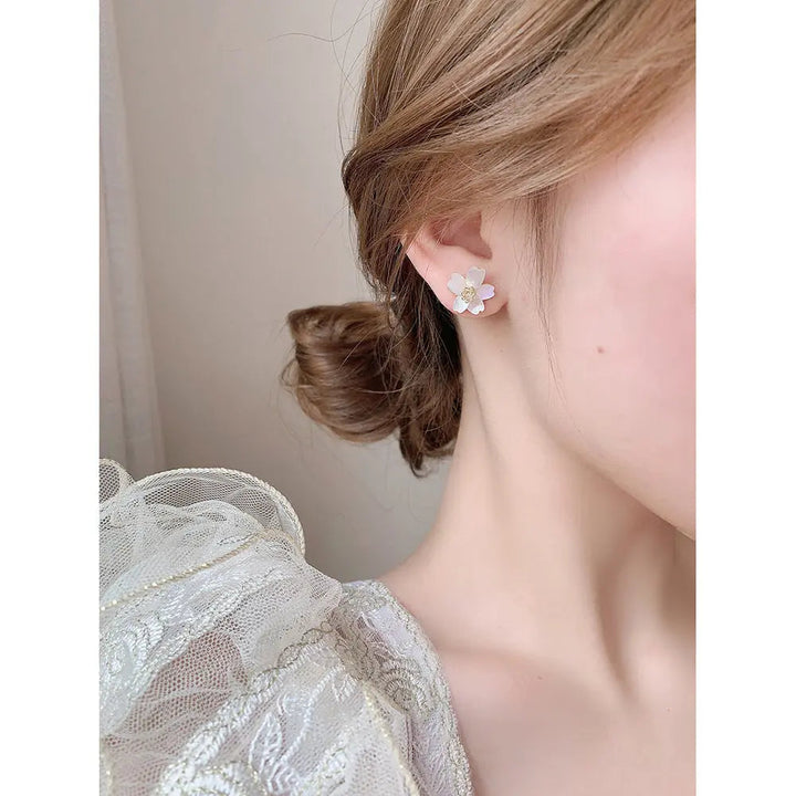 White Flower Natural Shell Stud Earrings - Salty Accessories