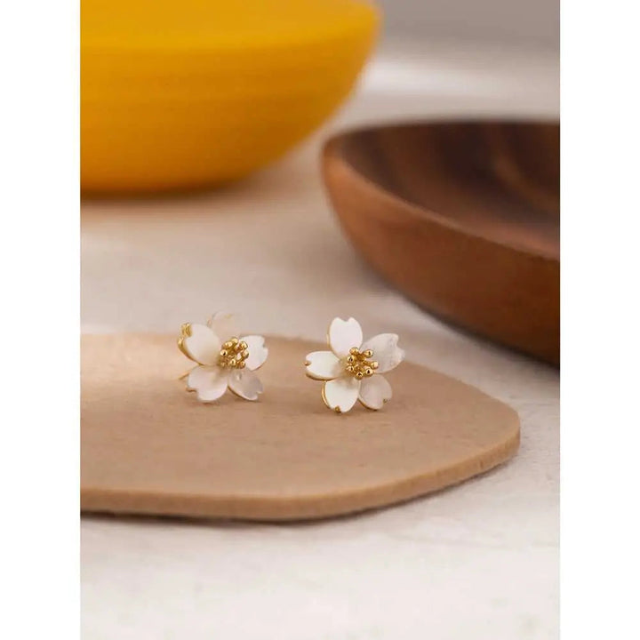 White Flower Natural Shell Stud Earrings - Salty Accessories
