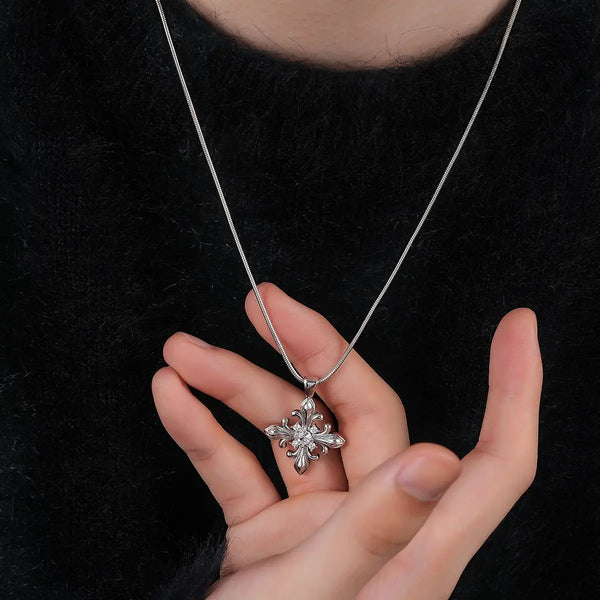 Zircon Warbler Necklace - Silver