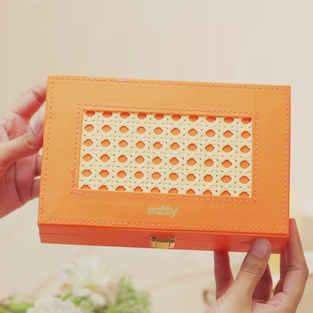 The Luxe Élan Signature Gift Box