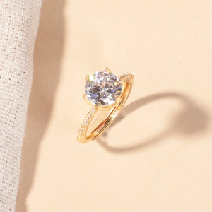 Sparkling Round Crystal Gold Ring