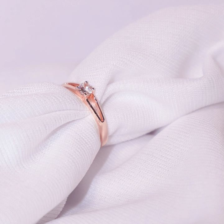 Amour Solitaire Ring