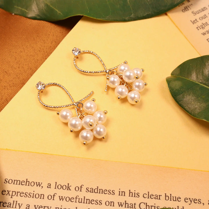 Chic Cocktail Pearls Earrings