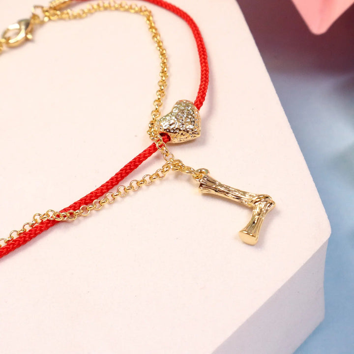 Chic Red Threat "L" bracelet