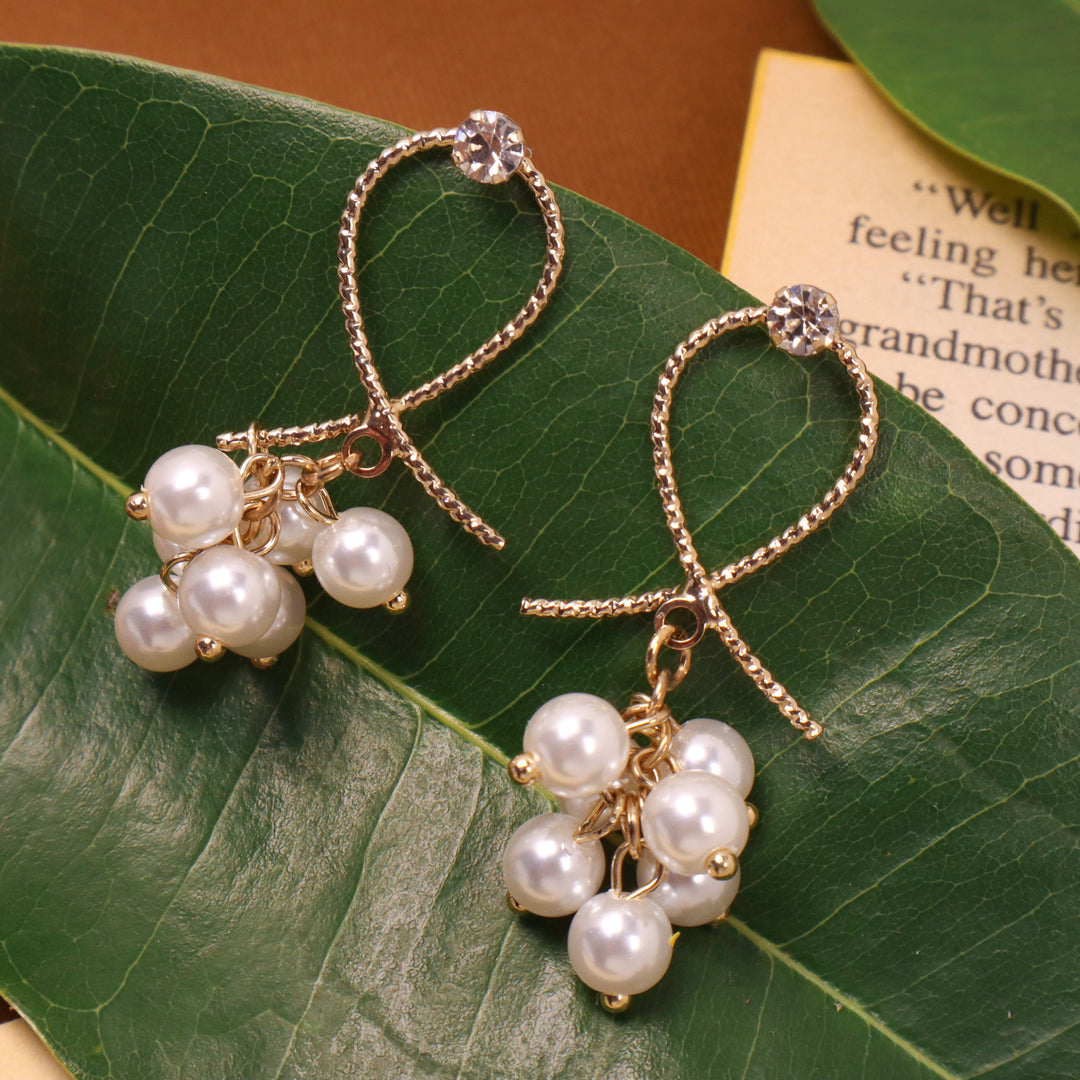 Chic Cocktail Pearls Earrings