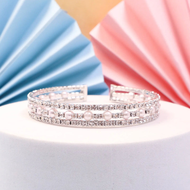 Classic Fresh Pearls Cuff