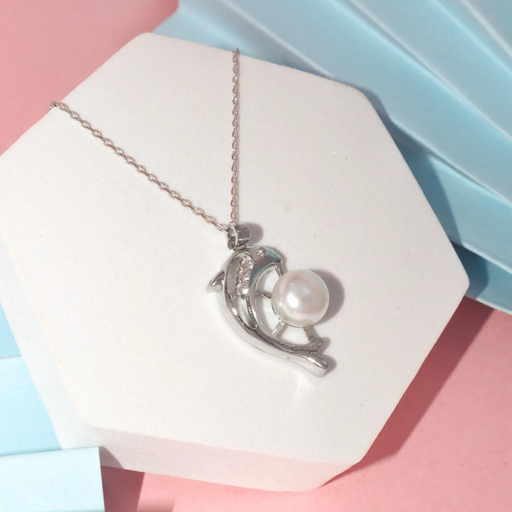 Classy Dolphin Pearl Necklace