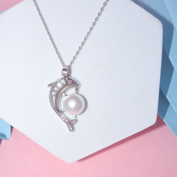 Classy Dolphin Pearl Necklace