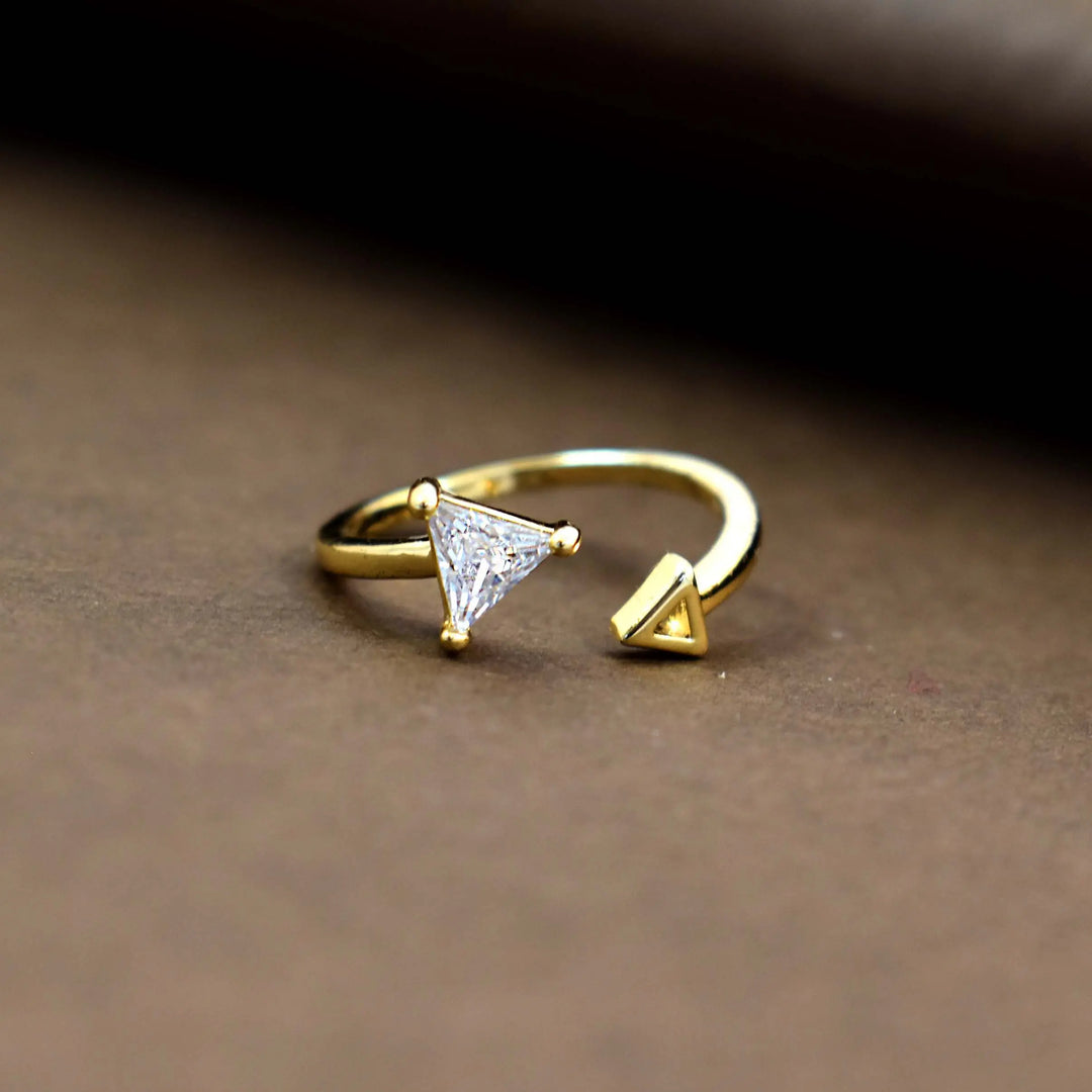 Triangle charm gold ring