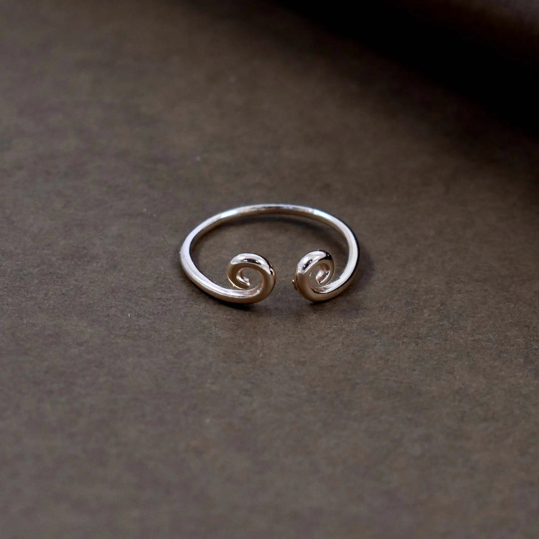 Twirl rose-gold ring