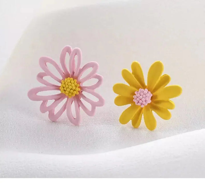 Dreamy Daisy Pink Yellow Flower Earrings