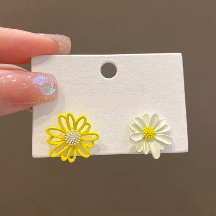 Dreamy Daisy White Yellow Flower Earrings