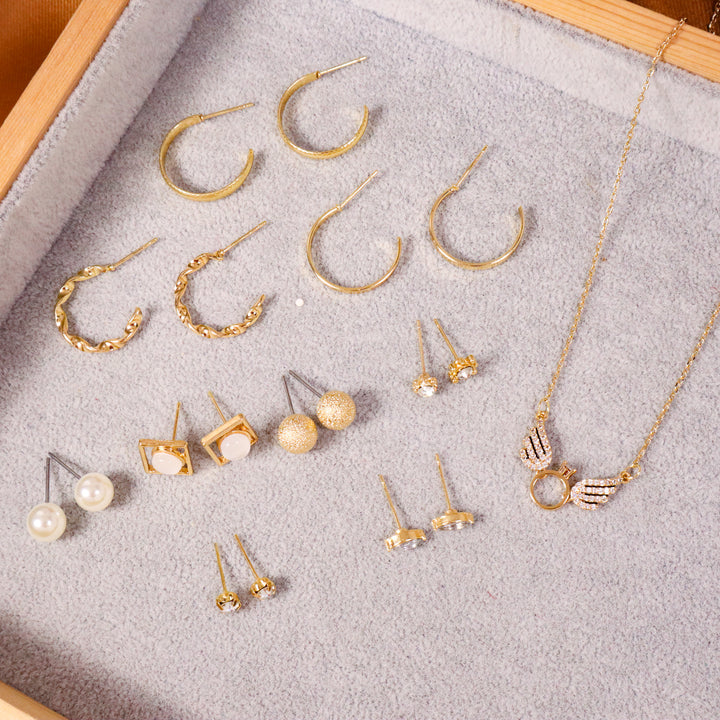 Golden casual Earrings and Necklace set