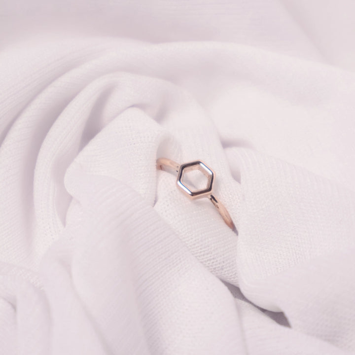 Hexad Ring