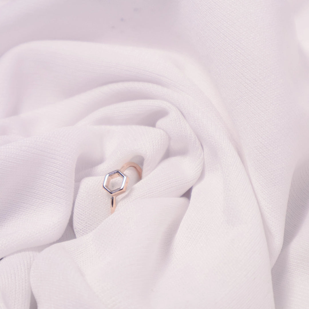 Hexad Ring