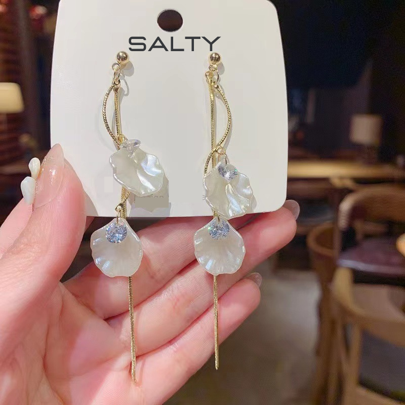 Lucky Seashells Tassel Earrings