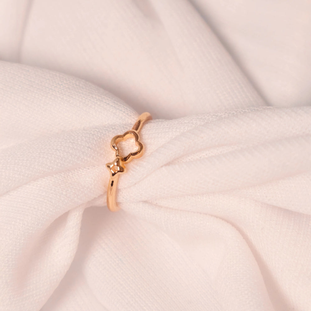 Minimalist Petal Band