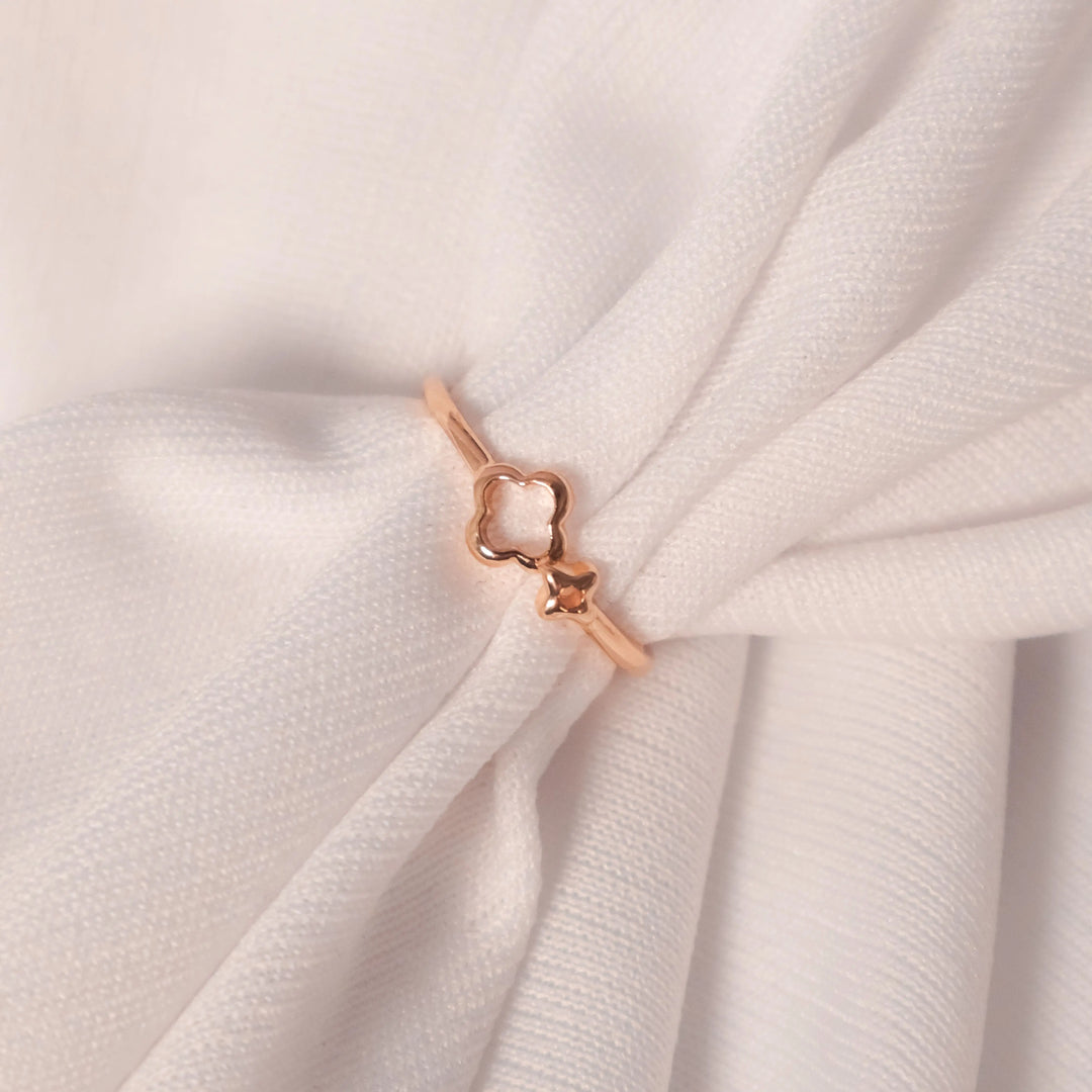 Minimalist Petal Band