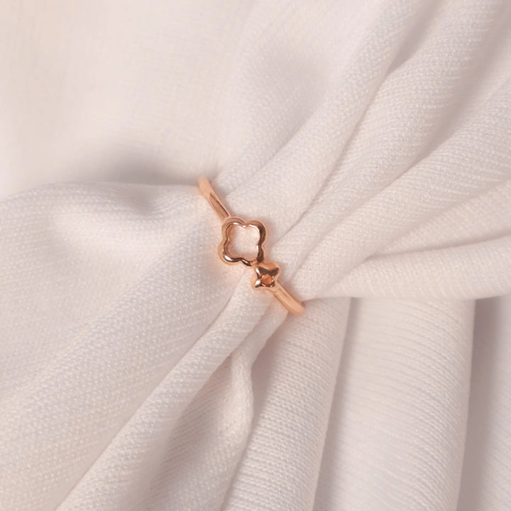 Minimalist Petal Band