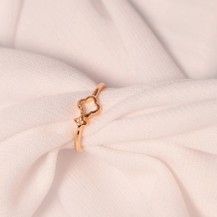 Minimalist Petal Band