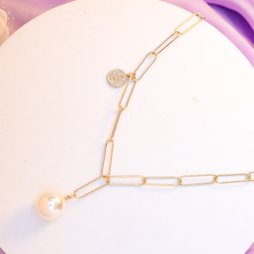 Minimalist Pearl Drop Necklace