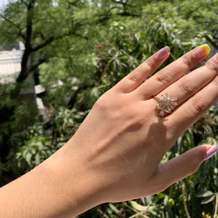 Rosa Gold Spinner Ring