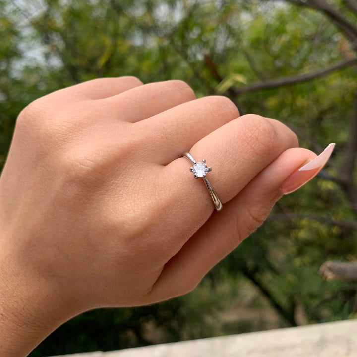 Splendid Crystal Silver Ring