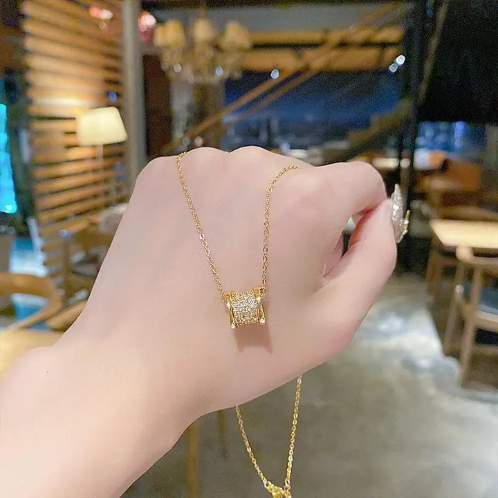 Zircon Inlaid Wheeley Necklace - Gold
