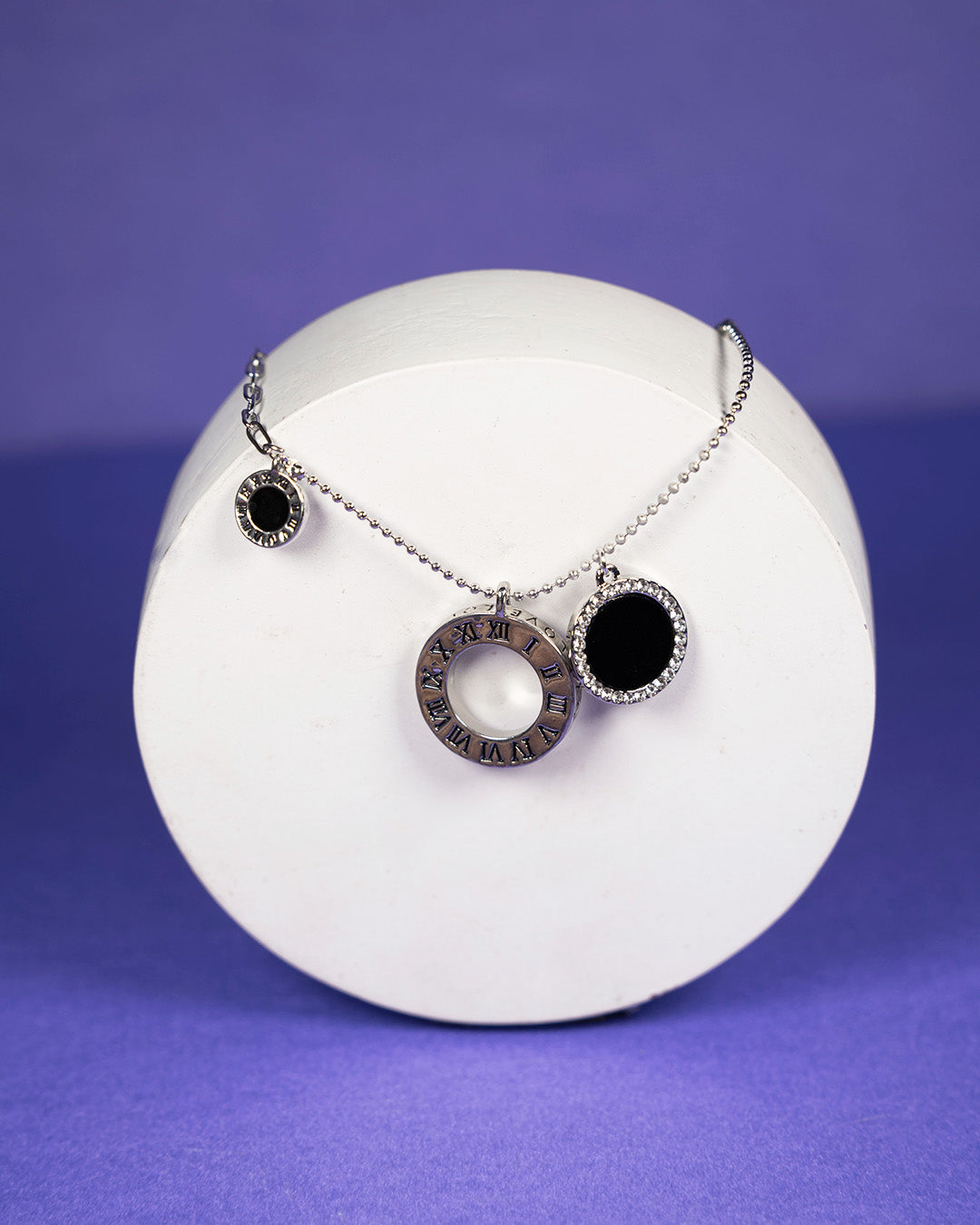 Halo Circles Black Necklace